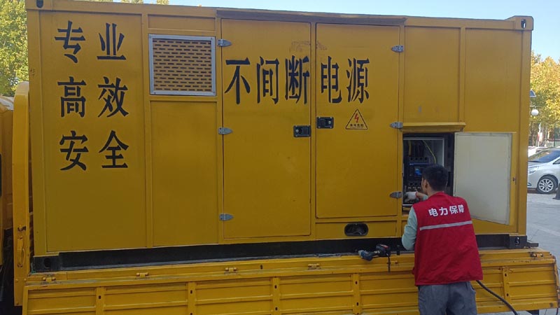 宁强柴油发电机组和UPS电源配合使用时，如何避免切换过程中的电力中断？
