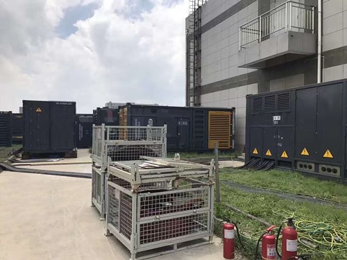 宁强除了定期检查，还有哪些方法可以及时发现接触式转速表探头的磨损？